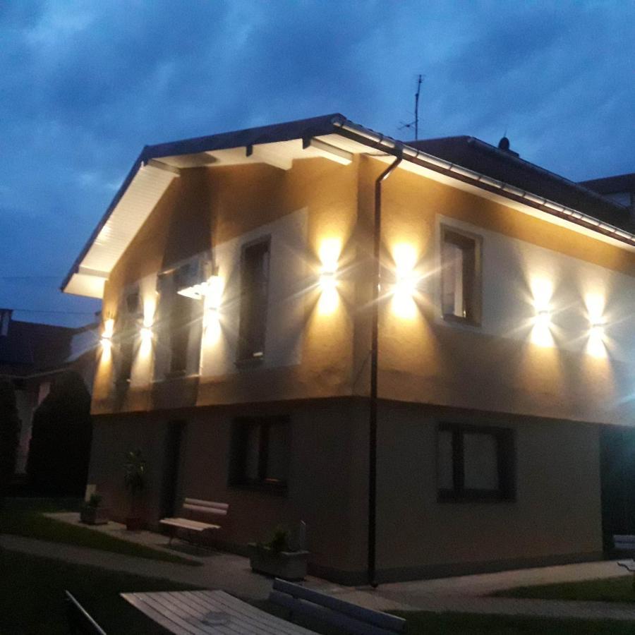 Noclegi I Restauracja Gracja Белхатув Экстерьер фото